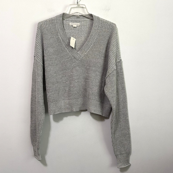 Aeropostale V Neck Sweater L Grey Cropped Long Sleeve Chunky Knit Womens NEW - Picture 1 of 10